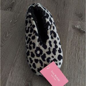 NWT Isaac Mizrahi Women's Black Gray Faux Sherpa Leopard Slipper Medium